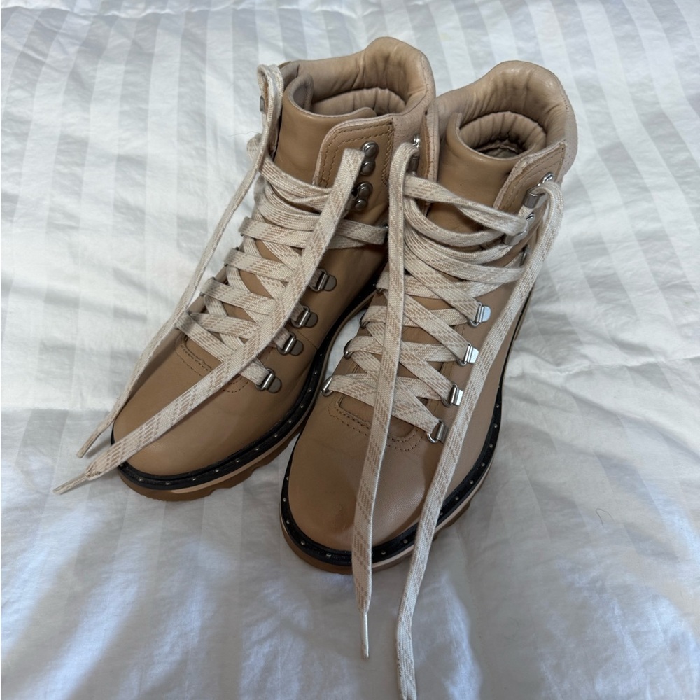 Like New Women’s Sorel Lennox